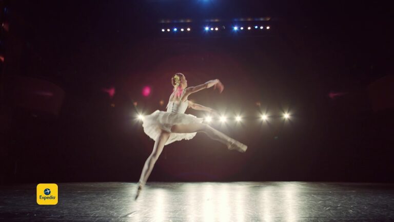 Sides of New York | :15 | Expedia